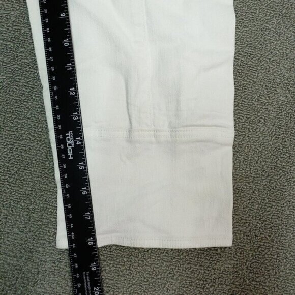 Mix It Denim Capri Crop Jeans Women Sz 4‎ White Distressed Zipper Pockets Button - Picture 3 of 6